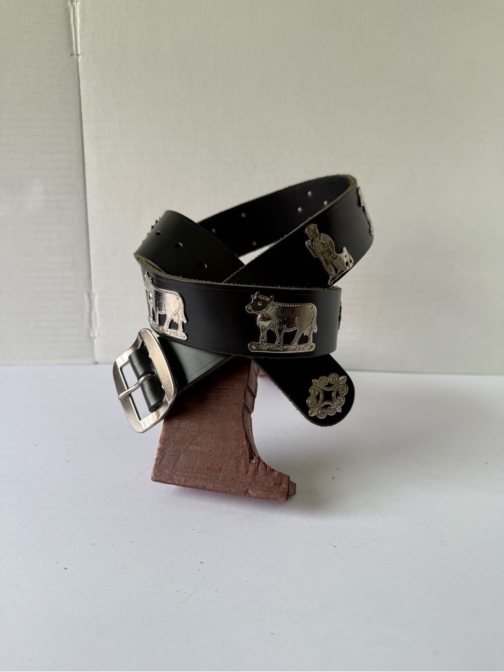 Vintage Etro Leather Belt Men 40-100-115  Made In Switzerland Animal Metal studs